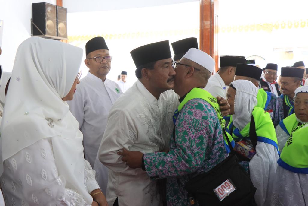 Wali Kota Binjai, Pemko Binjai, Drs. H. Amir Hamzah, Jamaah Haji