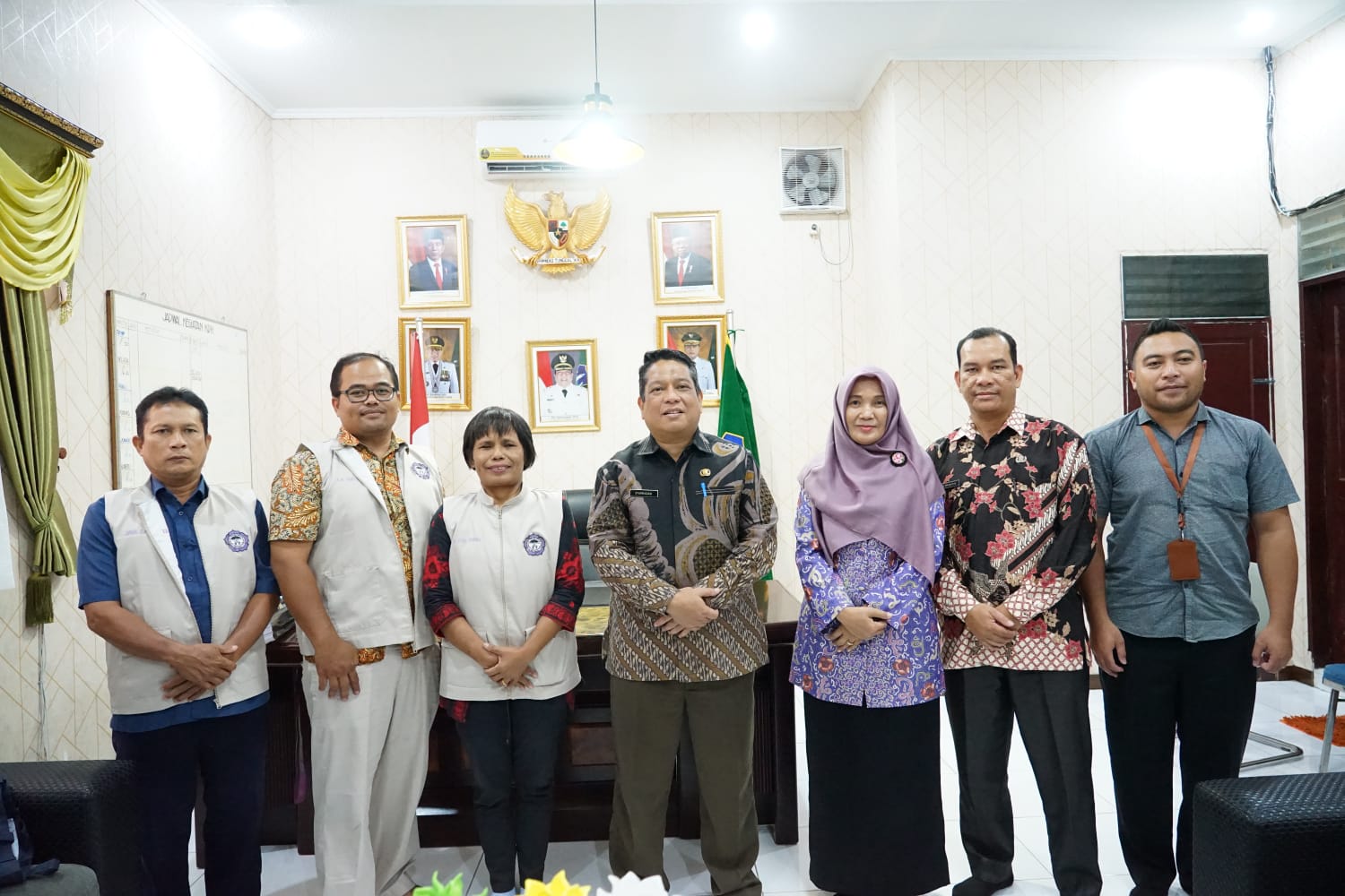 WhatsApp Image 2023-09-07 at 18.46.30 Penjabat (Pj.) Wali Kota Tebing Tinggi Drs. Syarmadani, M.Si. mengajak semua pihak, antara Pemerintah Kota (Pemko) Tebing Tinggi, Forkopimda (Forum Koordinasi Pimpinan Daerah), Kamis (7/9/2023) LPAI bersama tokoh agama, tokoh masyarakat dan masyarakat serta keluarga untuk dapat mengatasi permasalahan penanganan kekerasan terhadap anak.