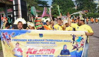 WhatsApp Image 2023-09-08 at 12.42.34 Penjabat (Pj.) Wali Kota Tebing Tinggi Drs. Syarmadani, M.Si. secara resmi membuka Pekan Olahraga Kelurahan Kota Tebing Tinggi tahun 2023, Jumat (8/9/2023) di halaman Lapangan Merdeka.