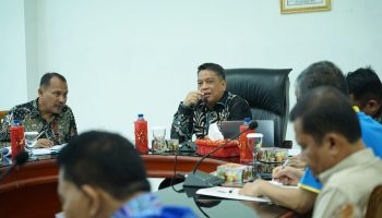 WhatsApp Image 2023-09-15 at 15.08.24 Memimpin rapat pengendalian inflasi di ruang Mawar lantai III Gedung Balai Kota, Jumat (15/9/2023), Penjabat (Pj.) Wali Kota Tebing Tinggi Drs. Syarmadani, M.Si., meminta agar semua pihak bisa saling berkolaborasi sinergi, mendukung kekuatan pangan maupun dalam pengendalian inflasi.