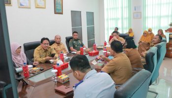 WhatsApp Image 2023-09-25 at 14.00.59 Pemerintah Kota (Pemko) Tebing Tinggi bersama stakeholder (pemangku kepentingan) terkait mengikuti rapat koordinasi (rakor) pengendalian inflasi secara virtual, Senin (25/9/2023).