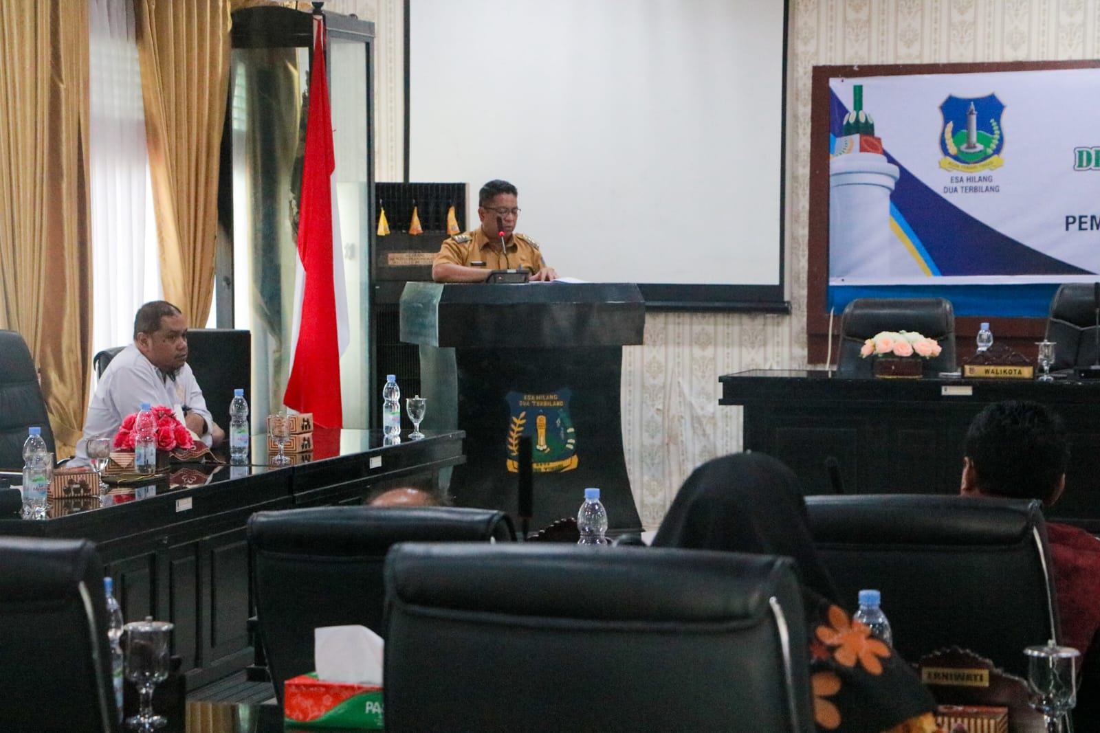 Penjabat (Pj.) Wali Kota Tebing Tinggi Drs. Syarmadani, M.Si, Senin (25/9/2023) di Ruang Sidang Paripurna DPRD.