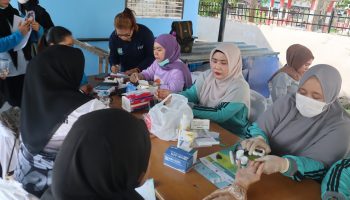 Pemerintah Kota (Pemko) Tebing Tinggi melalui Dinas Kesehatan menggelar kegiatan Gerakan Makan Ikan Cegah Anemia dan Stunting, Jumat (6/10/2023) di kantor Kecamatan Tebing Tinggi Kota.