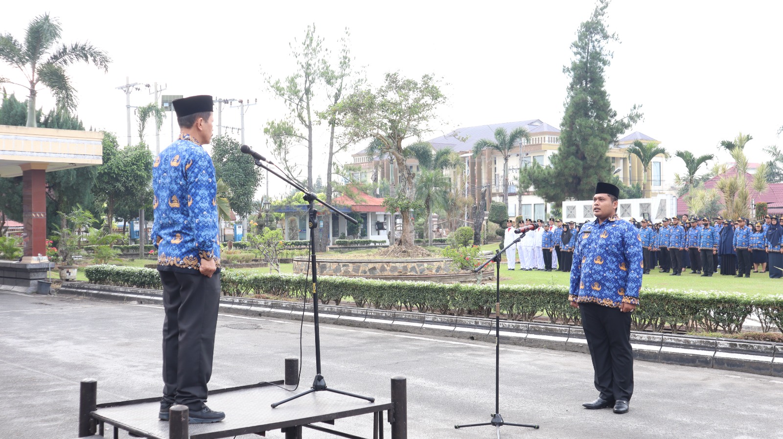 Pemerintah Kota (Pemko) Tebing Tinggi menggelar upacara peringatan HUT KORPRI (Korps Pegawai Republik Indonesia) Ke-52 tahun 2023 di halaman gedung Balai Kota, Rabu (29/11/2023).