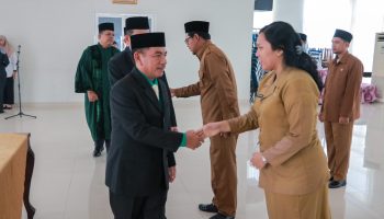 Penjabat (Pj.) Sekretaris Daerah Kota Tebing Tinggi H. Kamlan Mursyid, S.H., M.M. melantik 7 (tujuh) Pejabat Fungsional di jajaran Pemerintah Kota Tebing Tinggi, Selasa, (05/12/2023)di ruang Aula lantai 4 Gedung Balai Kota, Jl. Dr. Sutomo.