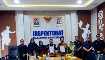 Pemerintah Kabupaten (Pemkab) Banyuwangi, Senin (18/12/2023) di Halaman Kantor Bupati Banyuwangi, Jl. Jenderal Ahmad Yani No.100, Taman Baru, Kecamatan Banyuwangi, Kabupaten Banyuwangi, Jawa Timur.