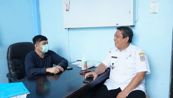 Penjabat (Pj.) Wali Kota Tebing Tinggi Drs. Syarmadani, M.Si. menyempatkan diri melakukan pemeriksaan kesehatan sekaligus melihat langsung kondisi RSUD dr. H. Kumpulan Pane, Rabu (10/01/2024).