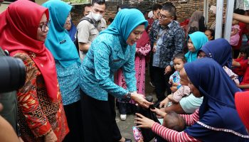 Seusai ramah tamah dan sarapan pagi di rumah dinas Wali Kota Jl. Dr. Sutomo, Kamis (18/01/2024), Penjabat (Pj.) Wali Kota Tebing Tinggi Drs. Syarmadani, M.Si. mendampingi Pj. Ketua TP PKK (Tim Penggerak Pemberdayaan dan Kesejahteraan Keluarga) Provinsi Sumatera Utara (Sumut) Ny.