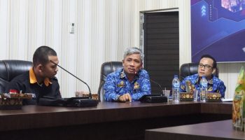Dinas Kominfo dan Informatika (Diskominfo) Kota Tebing Tinggi menggelar Forum Konsultasi Publik (FKP) tentang pemanfaatan Aplikasi UMKM Digital Tebing Tinggi dan standar pelayanan dalam penggunaannya, Rabu (17/01/2024) di Aula Command Center Dinas Kominfo Jalan Imam Bonjol Kota Tebing Tinggi.