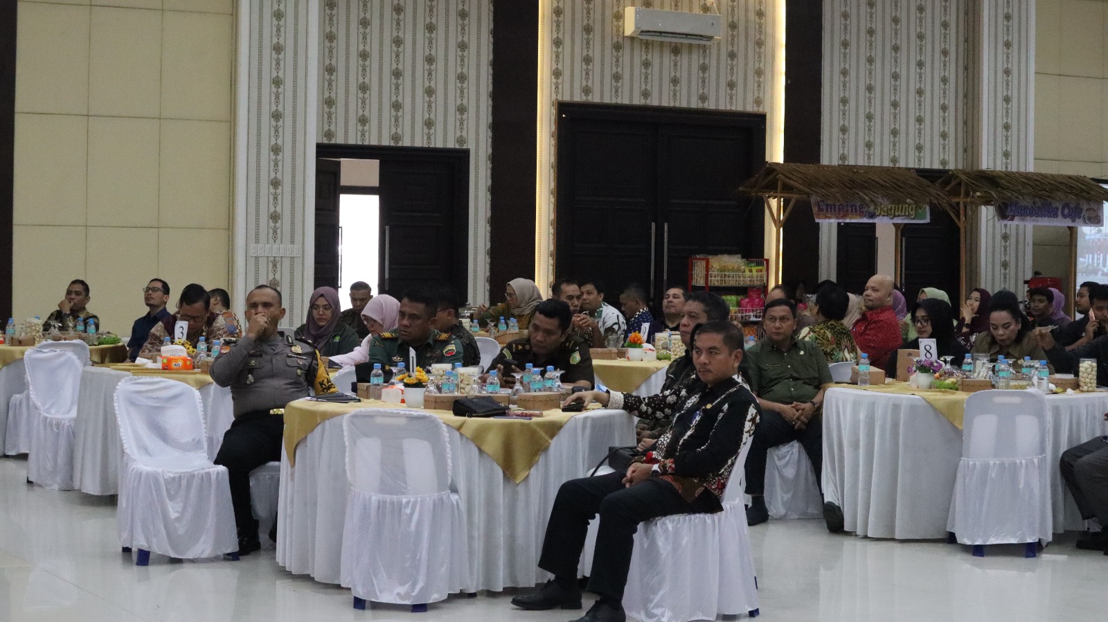 Pemerintah Kota (Pemko) Tebing Tinggi melalui Bappeda (Badan Perencanaan dan Pembangunan Daerah) menggelar Musrenbang (Musyawarah Perencanaan Pembangunan) RPJPD (Rencana Pembangunan Jangka Panjang Daerah) Kota Tebing Tinggi Tahun 2025-2045, Kamis (01/02/2024) di gedung Balai Kartini Convention Center Jl. Gunung Leuser BP7.