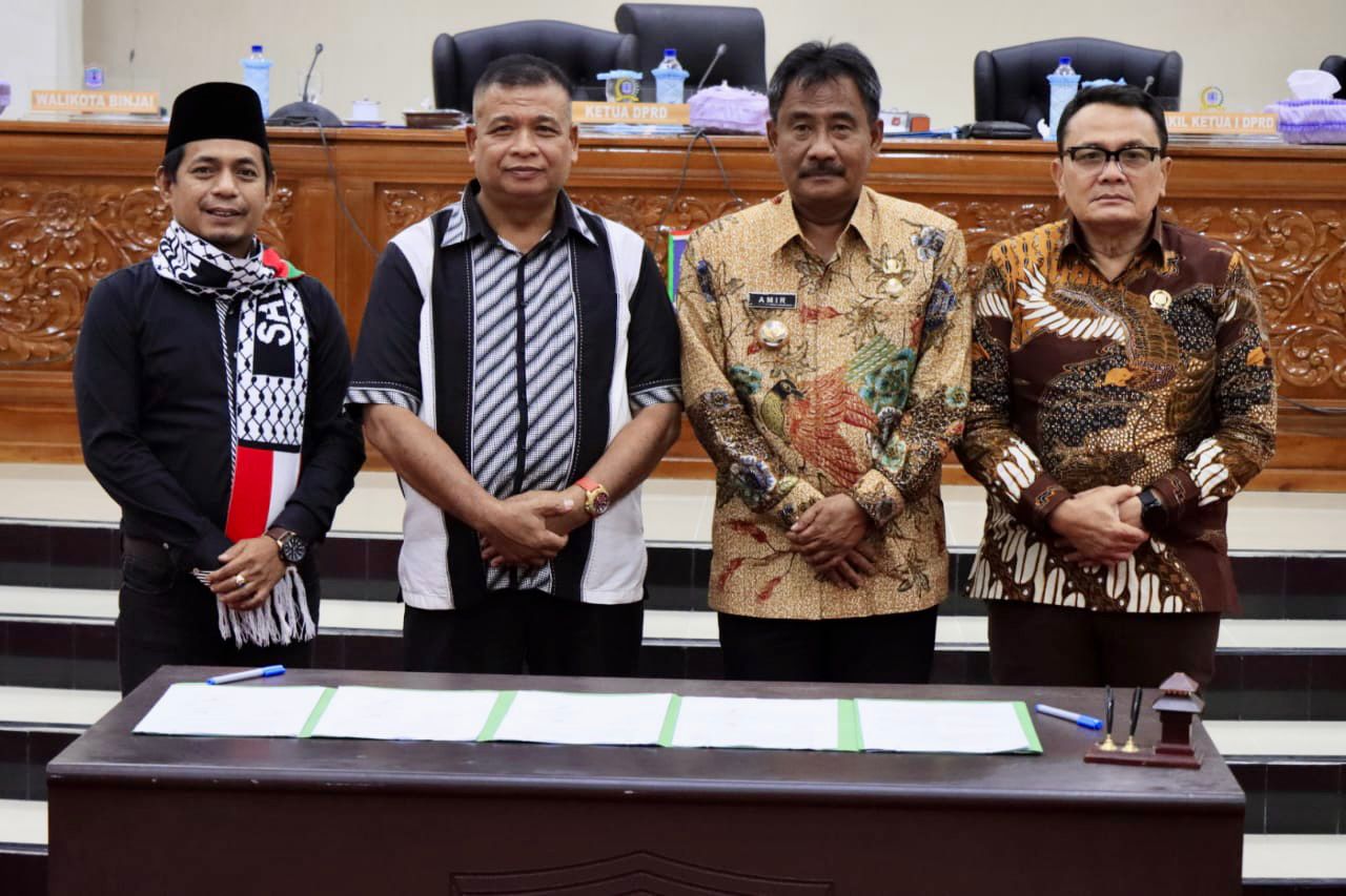 IMG-20231130-WA0093 Pemko Binjai dan DPRD Kota Binjai Tandatangani Persetujuan Ranperda APBD TA 2024