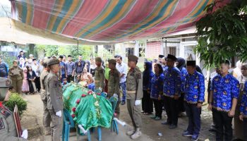 Bentuk Penghormatan Terakhir, Korpri Unit Dinas Kominfo Gelar Upacara Pelepasan Jenazah Untuk Almarhum Mardin Haviz Malau