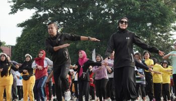 Dalam rangka memeriahkan HUT (Hari Ulang Tahun) Kota Tebing Tinggi ke-107 tahun, Pemerintah Kota (Pemko) Tebing Tinggi melalui Dinas Kesehatan, Damkar dan Penyelamatan, Bagian Kesra Setdako dan stakeholder terkait lainnya, menggelar berbagai rangkaian acara. Mulai dari pangkas gratis yang digelar pada Kamis lalu (27/6/2024),