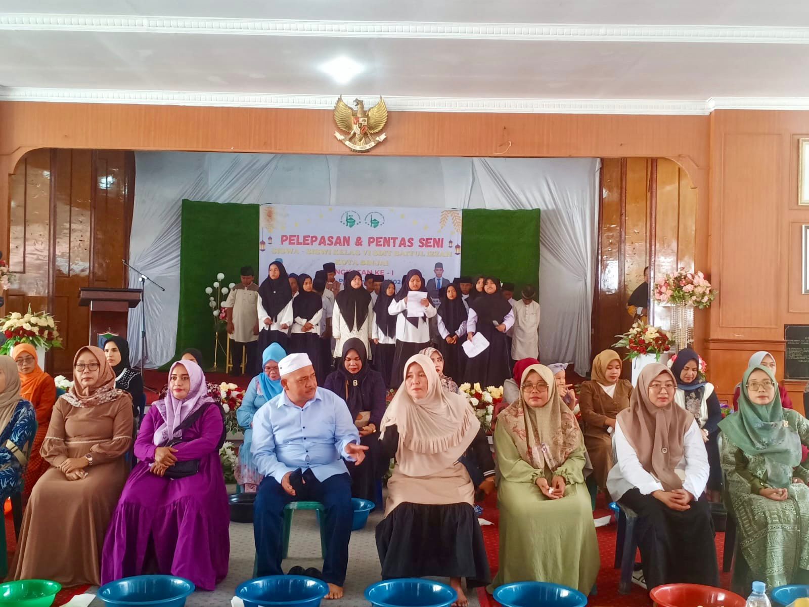 IMG-20240611-WA0028 Pentas Seni Semarakkan Acara Pelepasan Siswa Kelas VI SDIT Yayasan Baitul Izzah