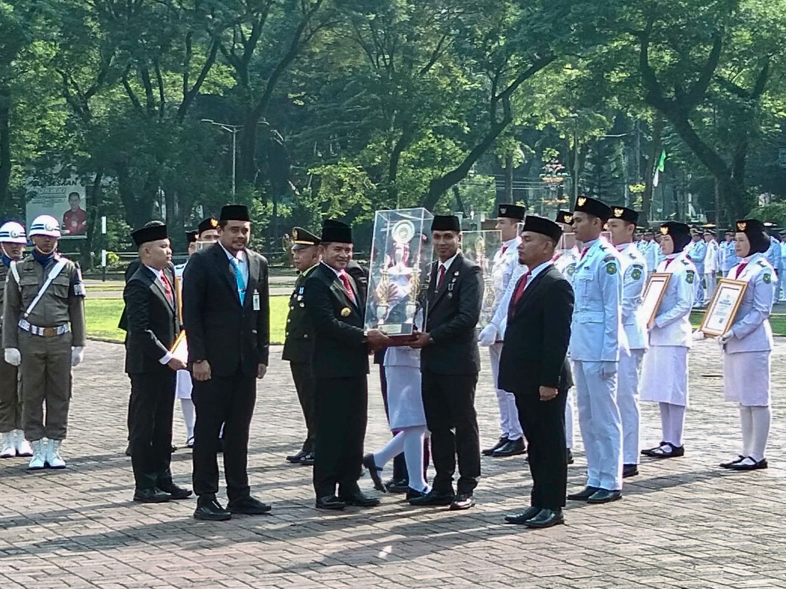 Binjai Timur Terima Tunggul Kecamatan Terbaik Tingkat Provinsi Sumatera Utara