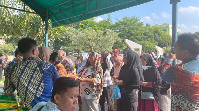 Pemerintah Kota Tebing Tinggi melalui Dinas Perdagangan, Koperasi dan UKM bekerjasama dengan Perum Bulog Kantor Cabang Medan kembali menggelar Pasar Pengendalian Harga (PPH) di Lapangan Merdeka, Kamis (27/6/2024).