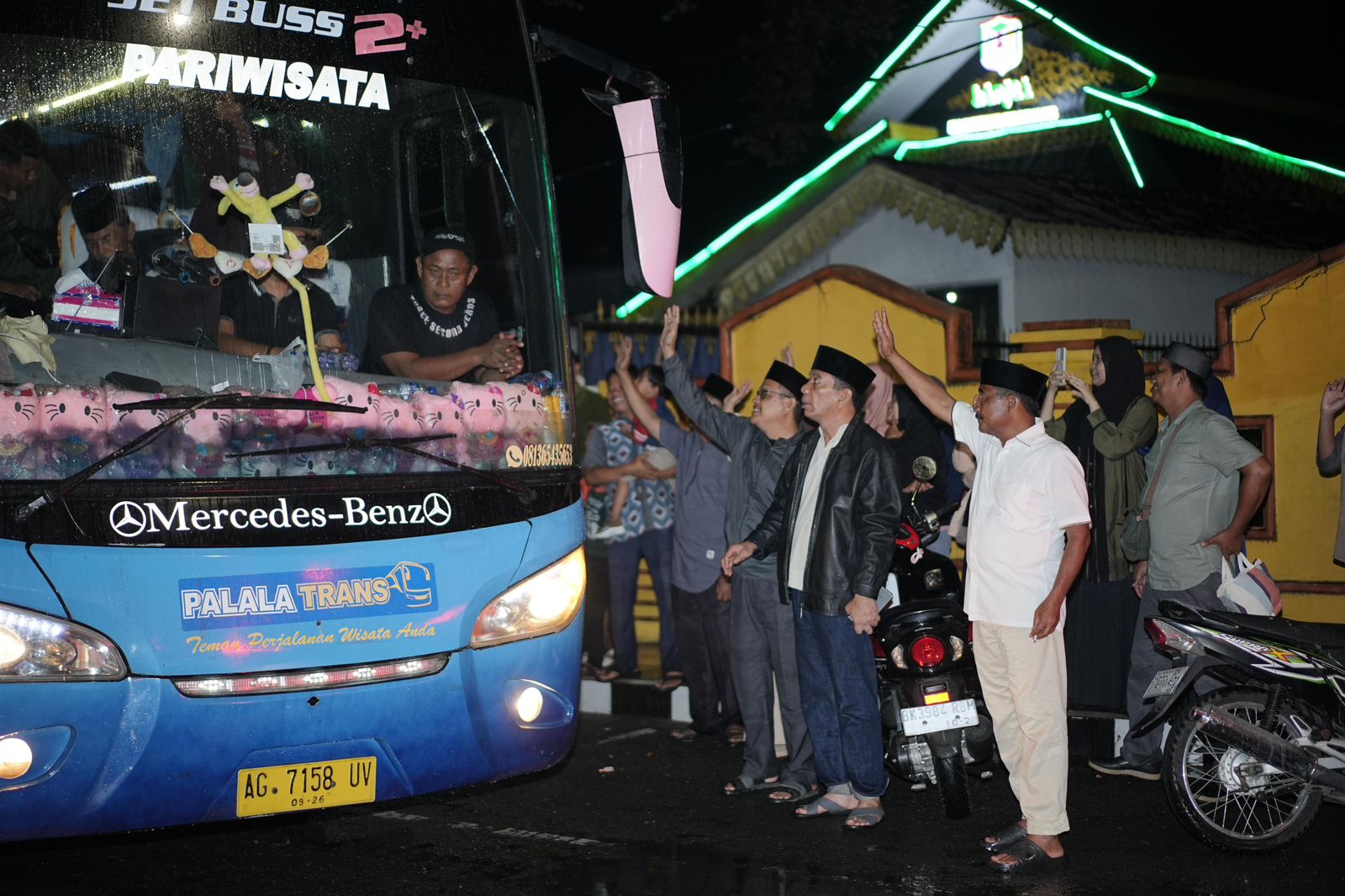 Wali Kota Binjai Lepas Keberangkatan Kafilah Kota Binjai Pada MTQ Ke-39 Tingkat Provinsi Sumut
