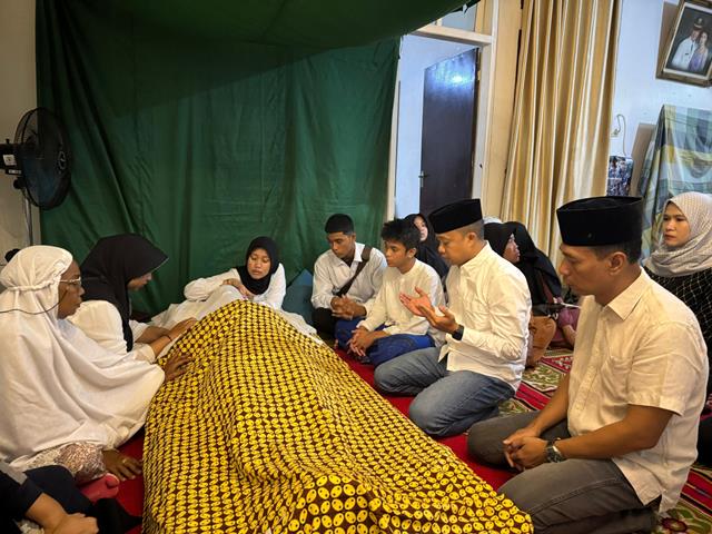 Kadisdukcapil Batu Bara Tutup Usia, Pj. Wali Kota Tebing Tinggi Kunjungi Rumah Duka