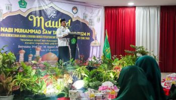 75b6a860-7bcd-4529-81e8-cbec7b79d991 Plt Sekda Kota Tebing Tinggi Hadiri Peringatan Maulid Nabi Muhammad SAW Tahun 1446 H/2024 M