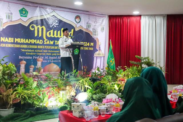 75b6a860-7bcd-4529-81e8-cbec7b79d991 Plt Sekda Kota Tebing Tinggi Hadiri Peringatan Maulid Nabi Muhammad SAW Tahun 1446 H/2024 M