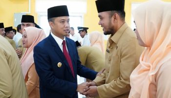 Pelantikan 20 Pejabat Administrator, Pengawas Dan Fungsional di Lingkungan Pemko Tebing Tinggi, Pj. Wali Kota Harapkan Kerja Cepat dan Tepat
