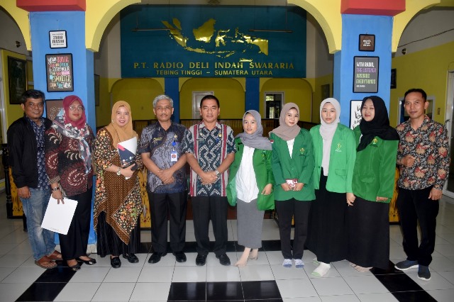 Melalui Talkshow Radio, Plt. Sekda Kota Tebing Tinggi Ajak Pelaku Usaha Urus Perizinan di Mal Pelayanan Publik