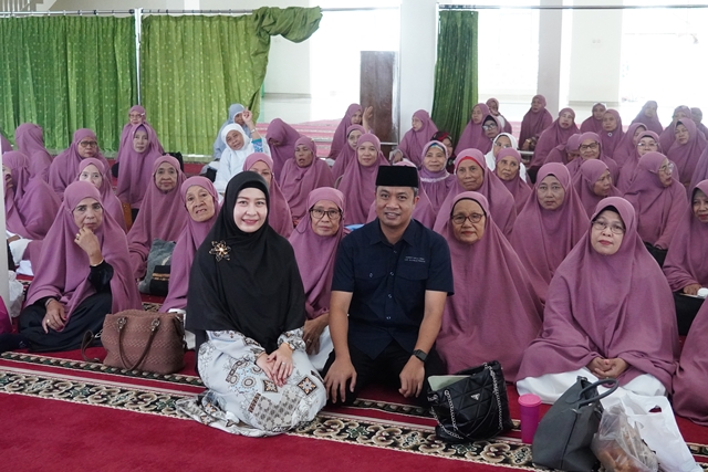 Pj. Wali Kota Bersama Pj. Ketua TP PKK Tebing Tinggi Hadiri Pengajian Majelis Taklim Asmaul Husna