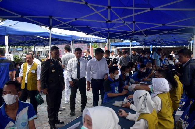 5064ed46-b0fb-49e5-8649-c07bdd657f86 Pj. Wali Kota Tebing Tinggi Hadiri Giat Bakti Sosial Kesehatan Dalam Rangka Memperingati Hari Pahlawan