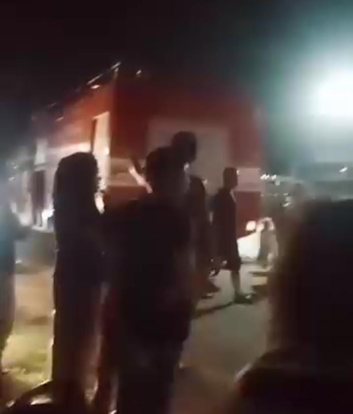 IMG-20241229-WA0007 Rumah Polisi Terbakar, Dua Sepeda Motor Hangus