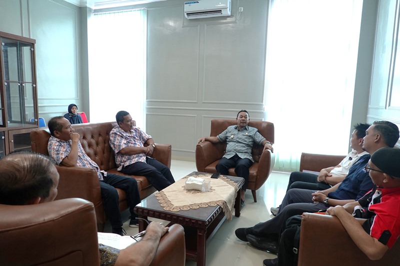 Tanpa Judul1 Terima Audiensi Koni Tebing Tinggi, Wakil Wali Kota Tekankan Pentingnya Pembinaan Atlet Yang Berkelanjutan