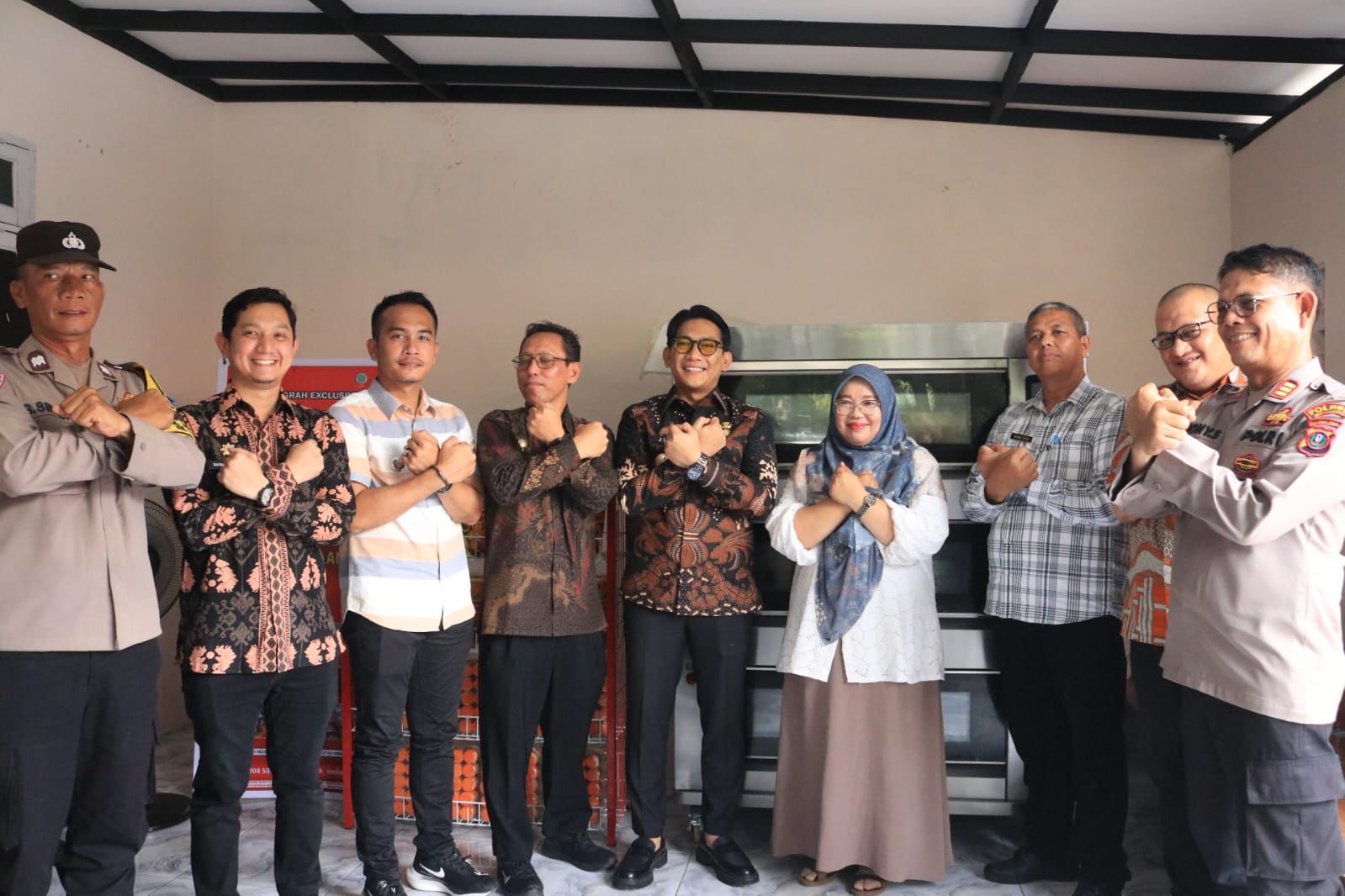 Pemkot Binjai dan BP2MI Serahkan Bantuan Alat Usaha Kepada Purna Pekerja Migran Indonesia