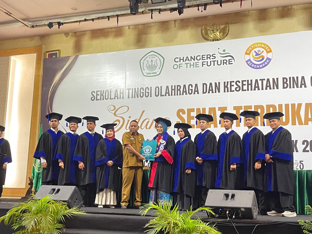 Plt Kadis Pendidikan Kota Binjai Hadiri Wisuda ke-34 STOK Bina Guna