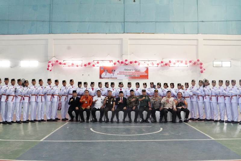 Tanpa Judul Wali Kota Tebing Tinggi Kukuhkan Calon Anggota Paskibraka dan Korps Musik Masa Bakti 2025-2026