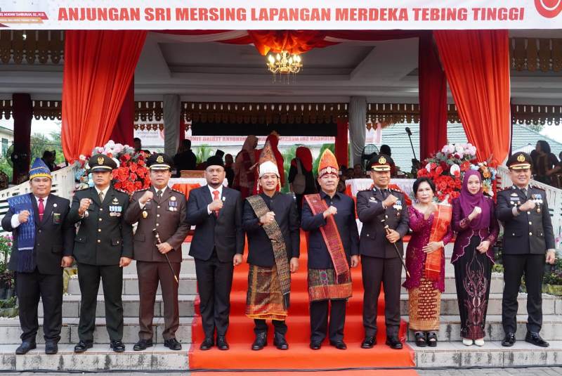 Upacara Penurunan Bendera Hut Ke-80 RI Di Kota Tebing Tinggi Berlangsung Khidmat