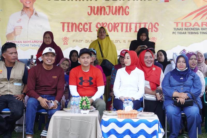 Tanpa Judul3 Wali Kota Tebing Tinggi Kunjungi Kegiatan Masyarakat Meriahkan Hut ke-80 Kemerdekaan RI