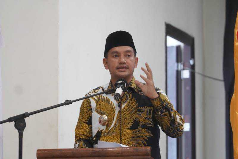 Hadiri Wisuda Stie Bina Karya, Wali Kota Tebing Tinggi Yakini Lulusan Miliki Bekal Kuat Bersaing di Era Global