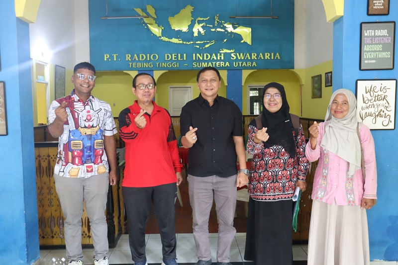 Tanpa Judul3 Melalui Talkshow Radio, Pj Sekdako Tebing Tinggi Ajak Seluruh Elemen Masyarakat Sukseskan Program Genting
