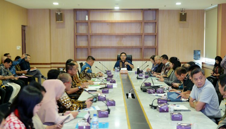 Sekda-pimpin-rapat-inflasi-Sumut-1-750x430
