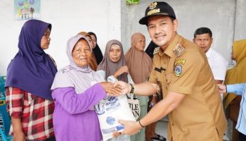 Tanpa Judul3 Penyerahan Bantuan Beras Madani, Wali Kota Tebing Tinggi Harap Bisa Ringankan Beban