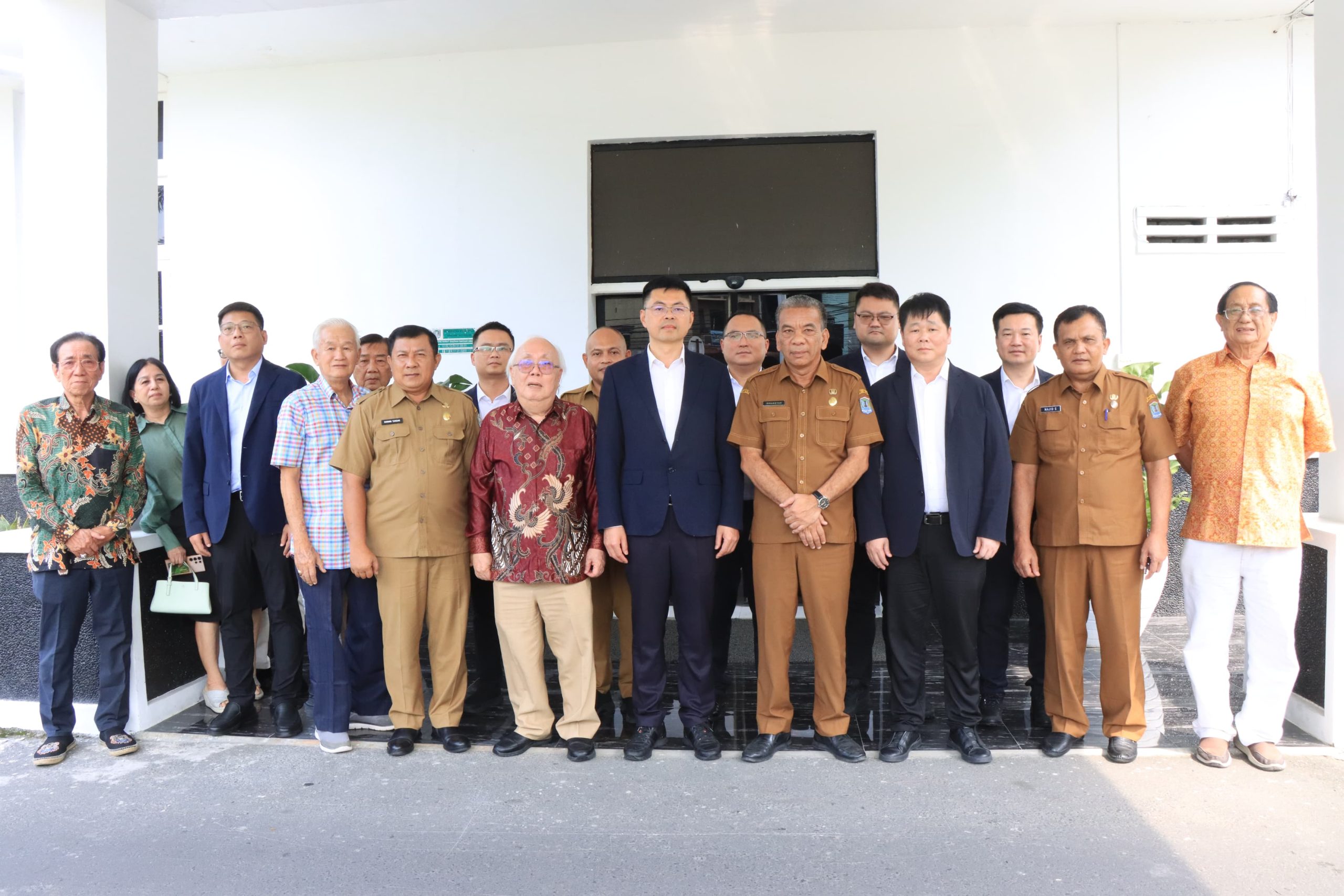 Menerima Audiensi dari Pemerintah Kota Na'an,