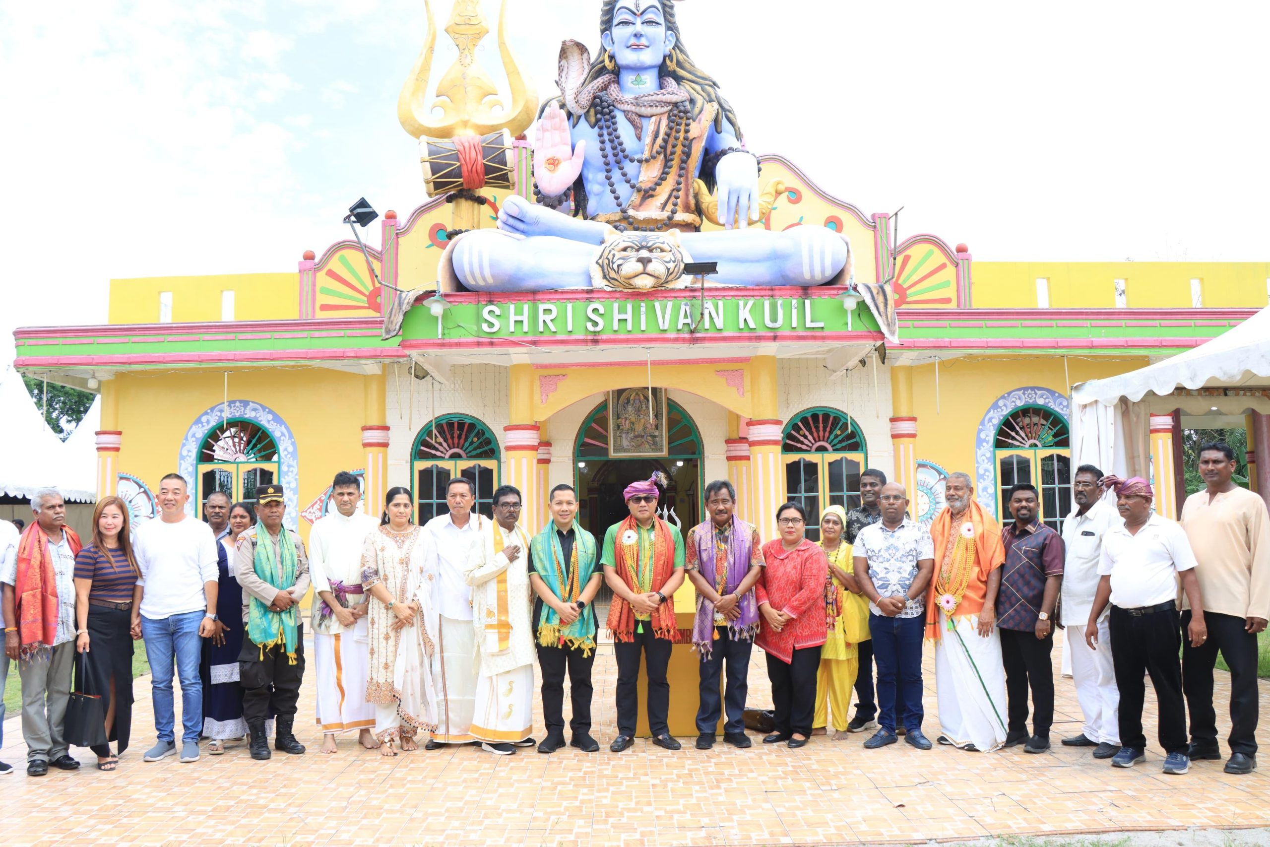 IMG-20250504-WA0017 Wujud Nyata Keharmonisan, Wali Kota Binjai Letakkan Batu Pertama Renovasi Kuil Shri Shivan