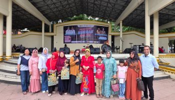 IMG-20250526-WA0011 Ketua TP PKK Kota Binjai Kunjungi Berbagai Gerai UMKM dalam Kegiatan Panggung Hiburan Rakyat