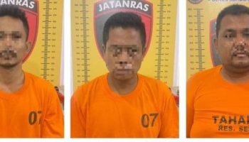 Dua orang pencuri dan seorang penadah diamankan pihak kepolisian. (ISTIMEWA/POSMETRO MEDAN)