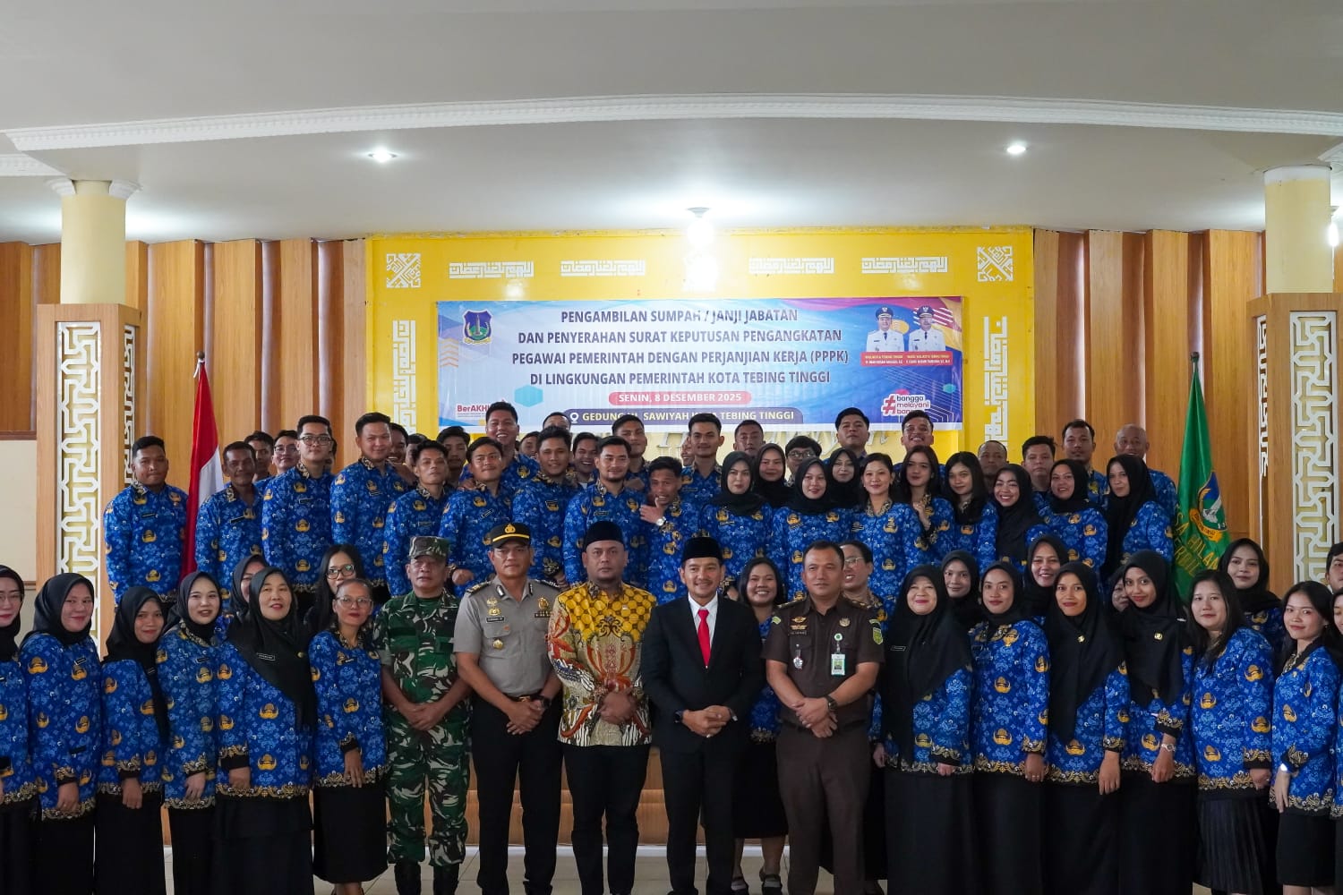 c60bf767-de87-4ad4-88bf-712851ed88b8 Pengambilan Sumpah/Janji PPPK Tahap II Tahun 2024, Wali Kota Tebing Tinggi Minta Tunjukkan Dedikasi Dan Loyalitas Tinggi