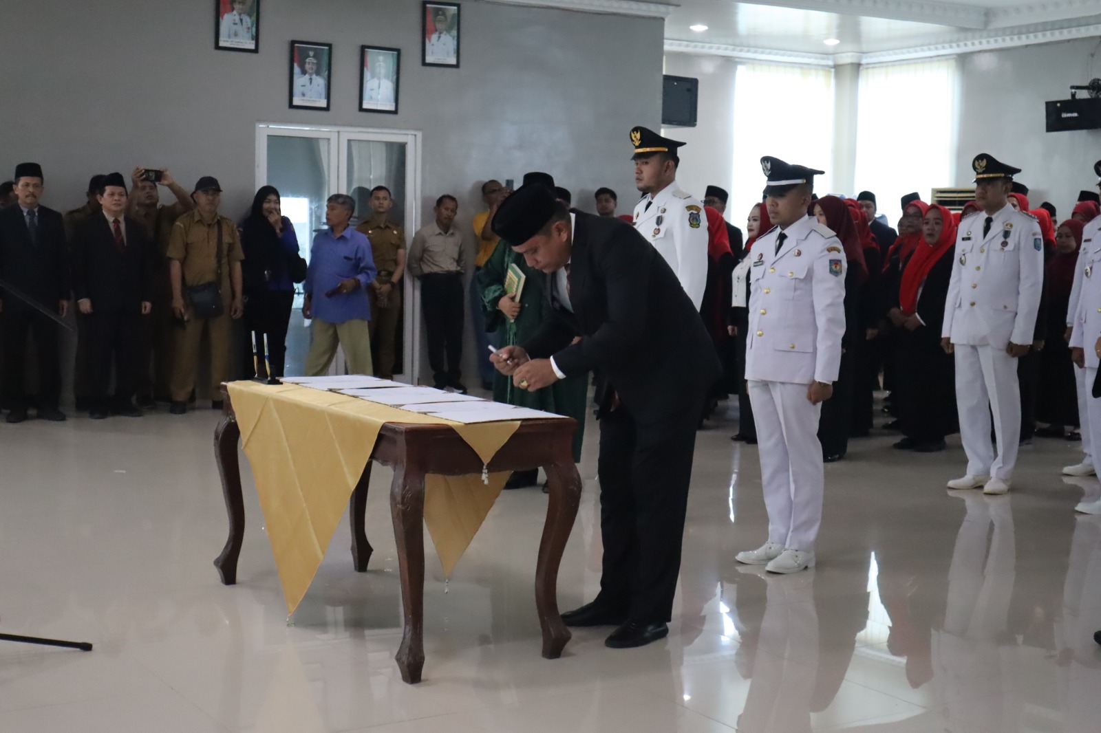 d81552cc-3d6b-4056-b70a-b3d4530f1932 Lantik 100 Pejabat Administrator dan Pengawas di Lingkungan Pemko Tebing Tinggi, Sekdako Ingatkan Integritas dan Pelayanan Prima