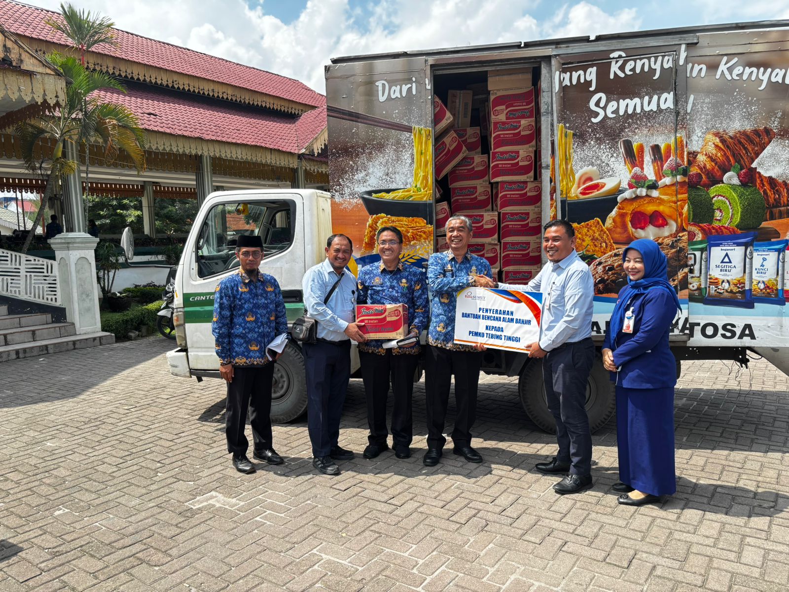 Pemko Tebing Tinggi Terima Bantuan Tanggap Darurat Bencana Banjir Dari BANK Sumut, Sekdako Sampaikan Apresiasi