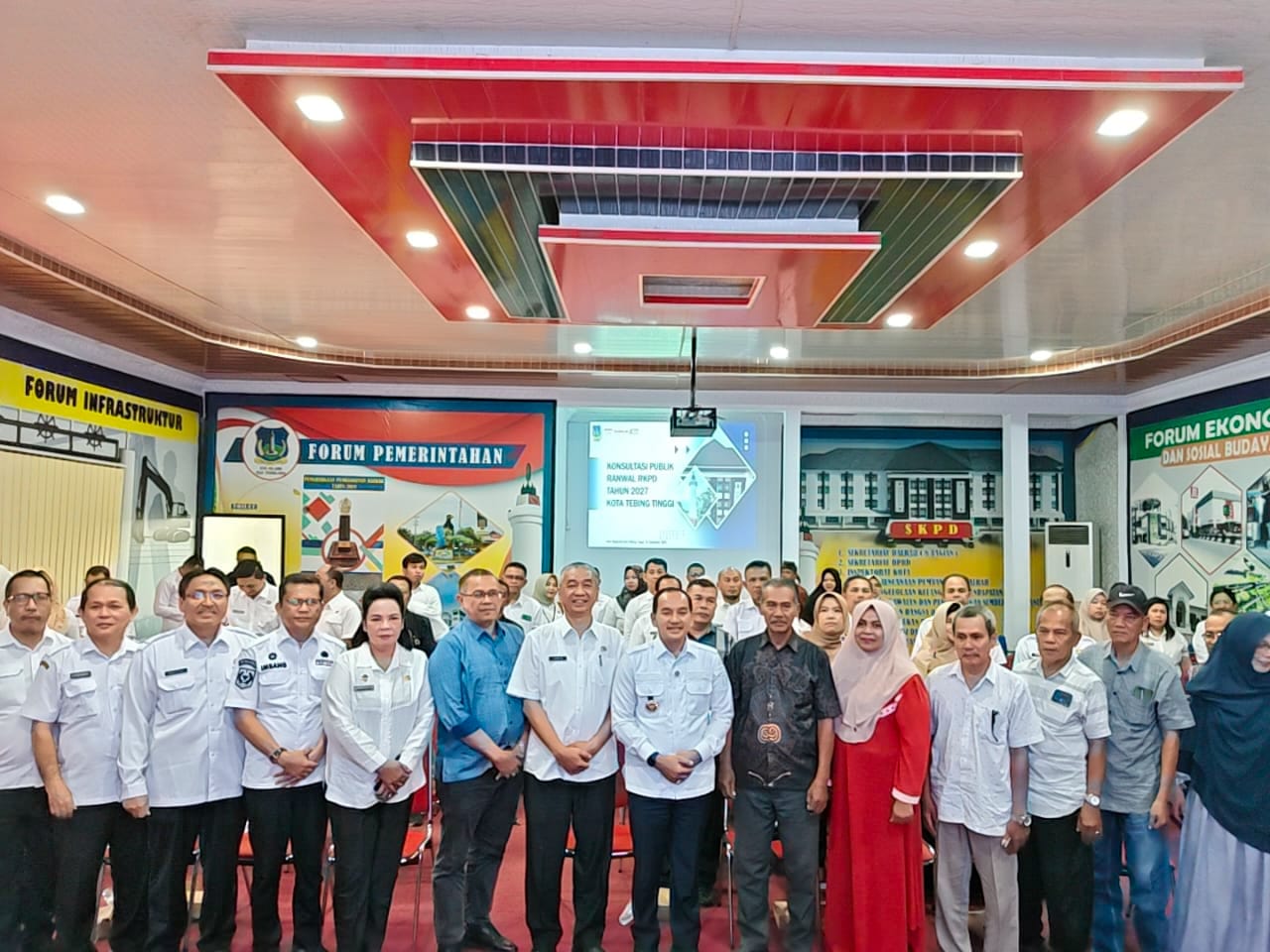 f26b9f18-d341-4674-b0eb-e4d7aa23d626 Pimpin Konsultasi Ranwal RKPD Kota Tebing Tinggi Tahun 2027, Wali Kota Ajak OPD Berpikir Terbuka dan Inovatif