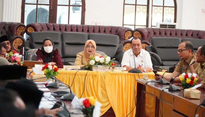 f18c6972-b553-4ead-8d58-2e90553a0cc8