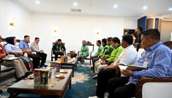 1806276_GUBSU_TERIMA_PENGURUS_OJOL_08.jpg